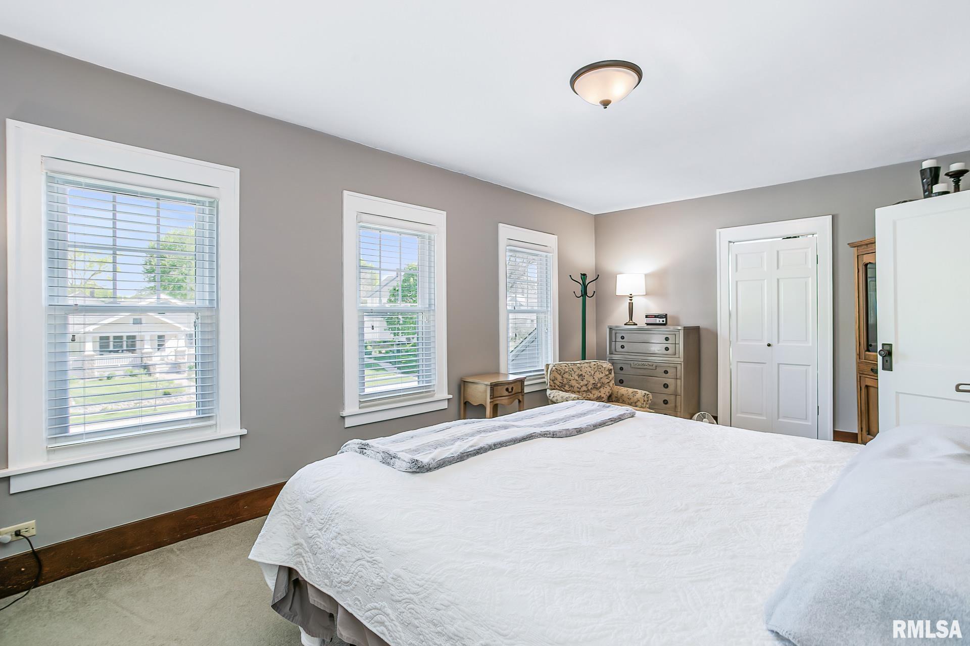 2655 Middle Road Davenport, IA 52803 - Photo 29 of 35 Gallery Image 29