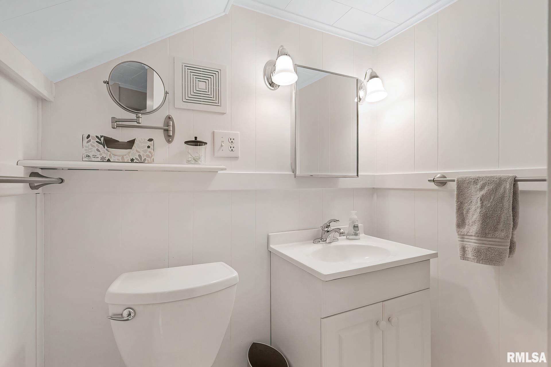 2655 Middle Road Davenport, IA 52803 - Photo 31 of 35 Gallery Image 31