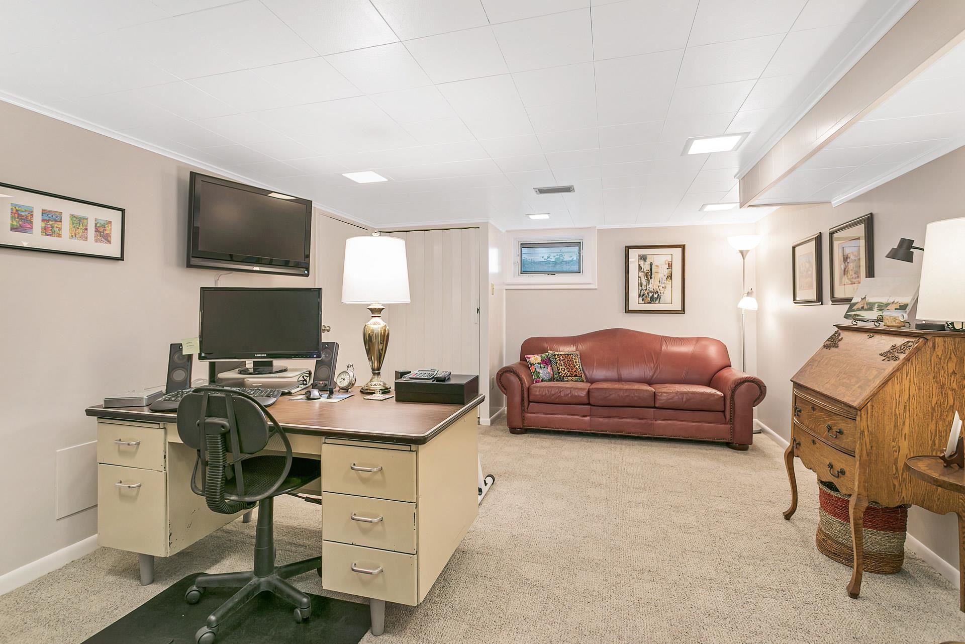 2655 Middle Road Davenport, IA 52803 - Photo 32 of 35 Gallery Image 32