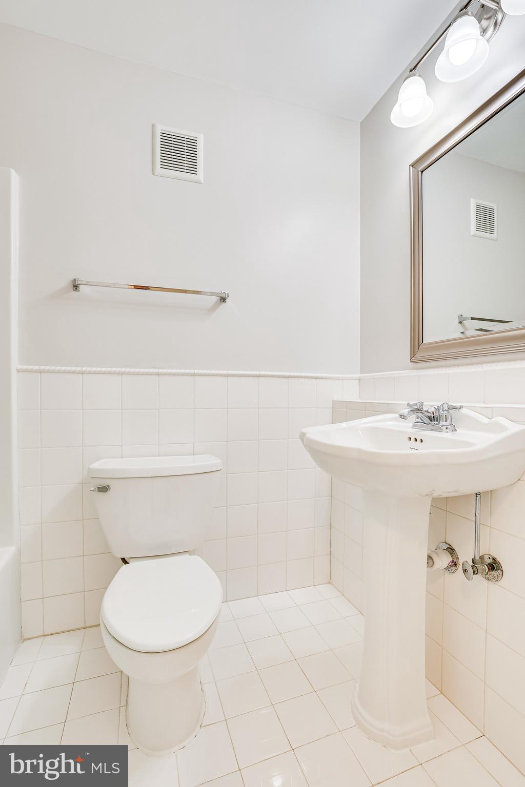 1600 Valencia Way Reston, VA 20190 - Photo 44 of 74