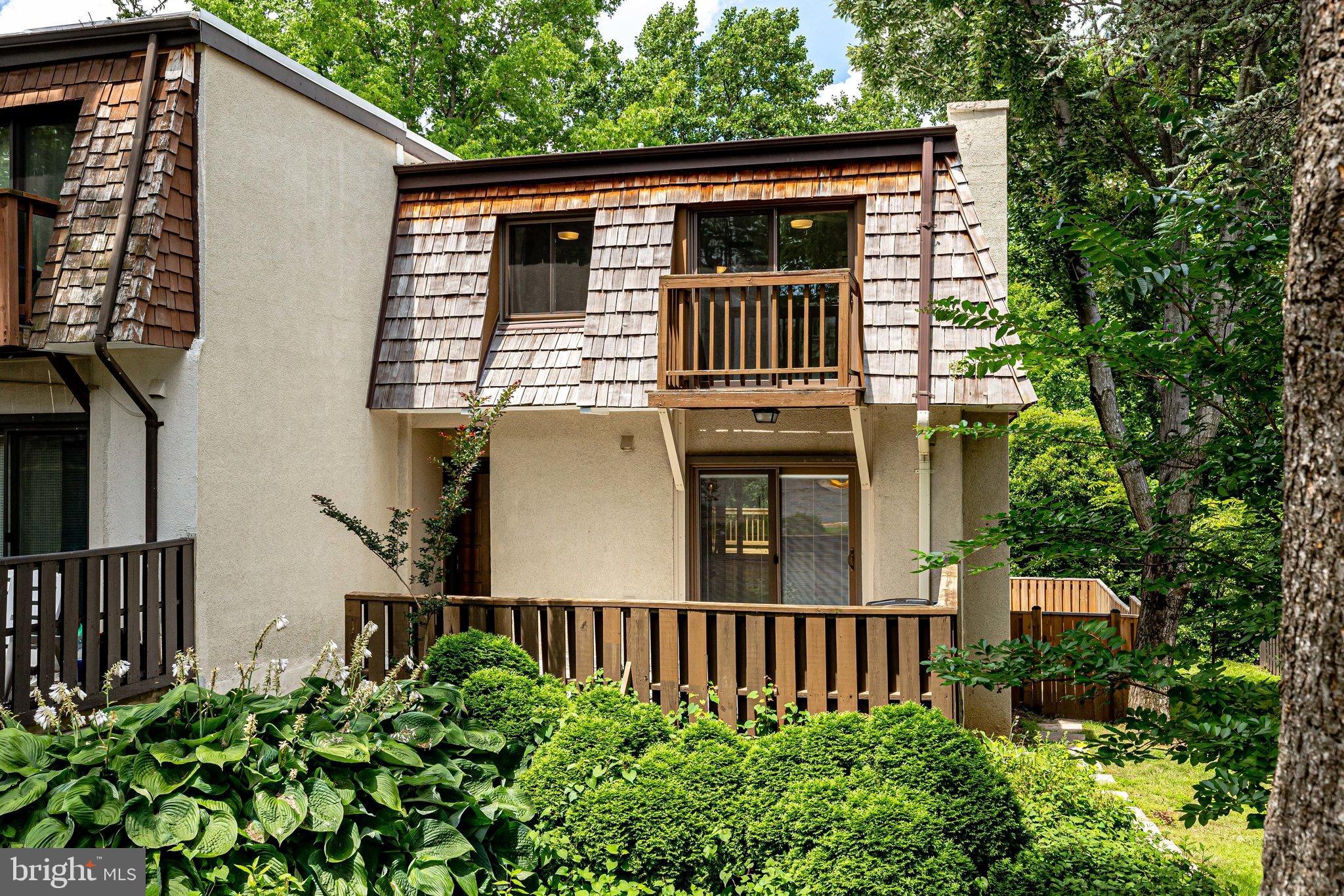1600 Valencia Way Reston, VA 20190 - Photo 5 of 74