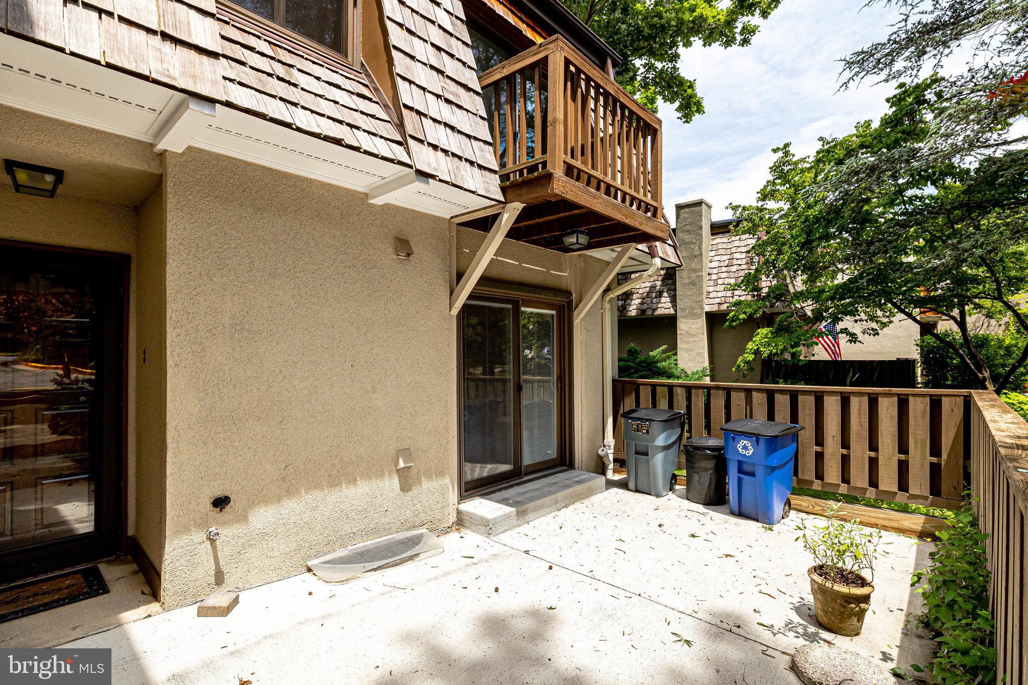 1600 Valencia Way Reston, VA 20190 - Photo 8 of 74
