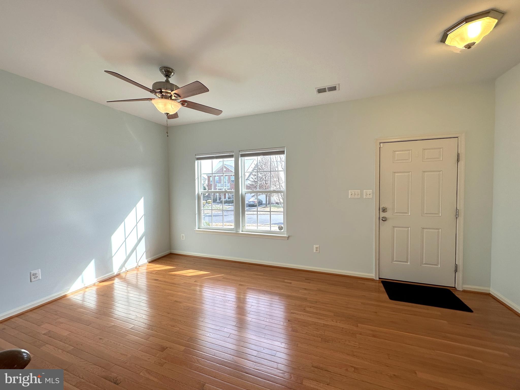 13758 Restina Road Bristow, VA 20136 - Photo 3 of 48 13758 Restina Rd Living Room