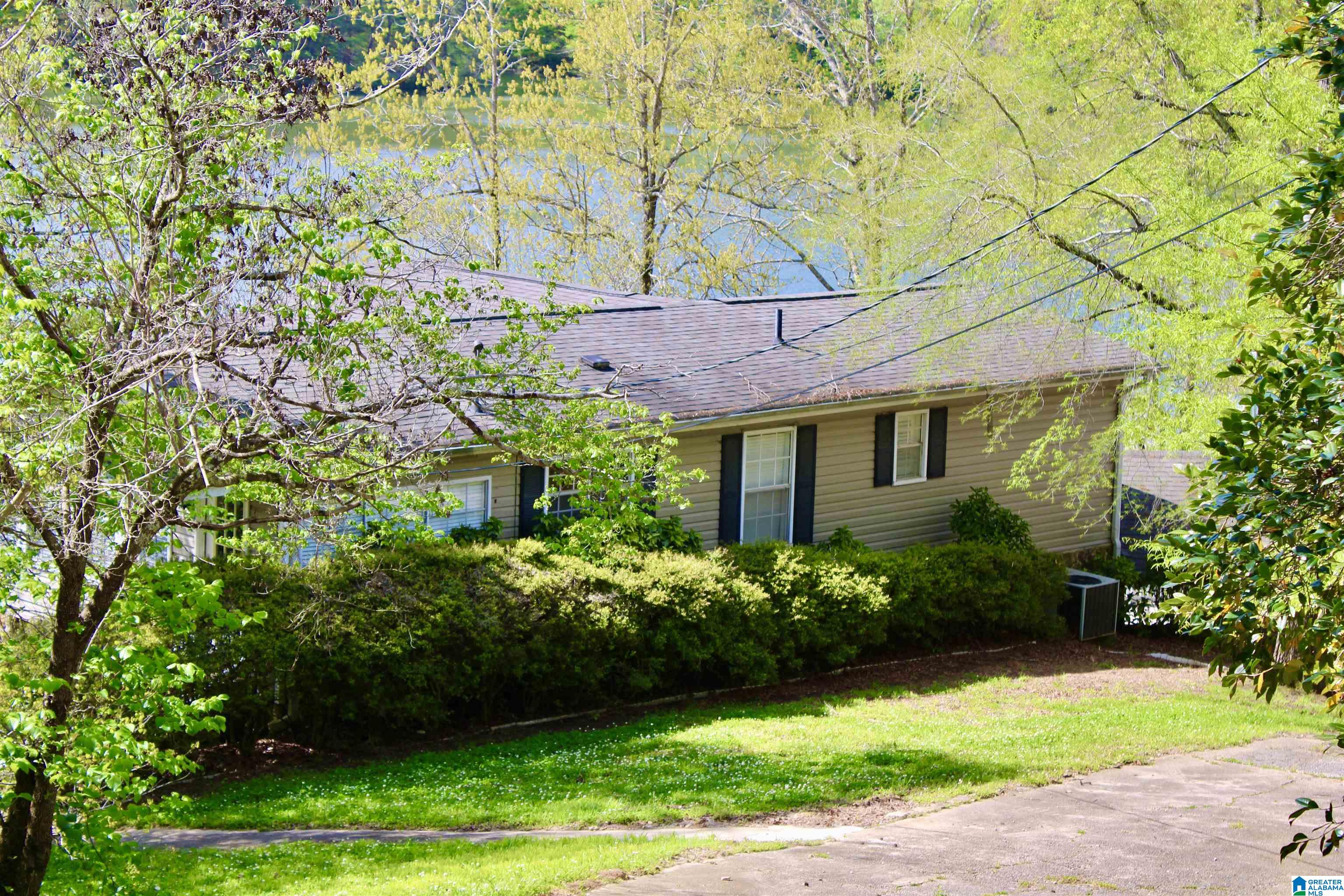1645 Overlook Point Warrior, AL 35180 - Photo 2 of 44