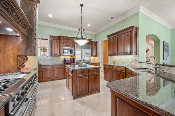 $1,500,000 | 2308 Hawthorne Avenue, Colleyville, TX 76034