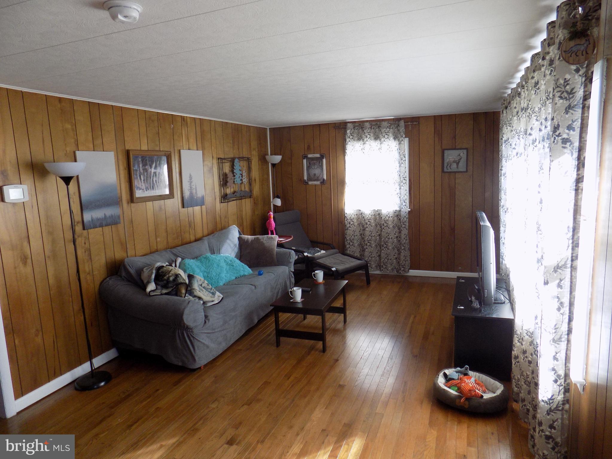 3895 Lower Marlboro Road Owings, MD 20736 - Photo 14 of 33 Spacious Living Room