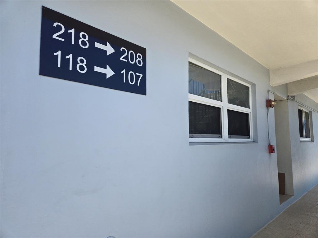 505 Northeast 20th Avenue, Unit 118 Deerfield Beach, FL 33441 - Photo 14 of 22 a close up of a wall with a close up of wall