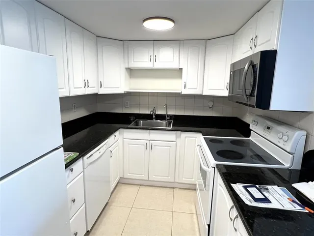 $2,075 | 505 Northeast 20th Avenue, Unit 118, Deerfield Beach, FL 33441