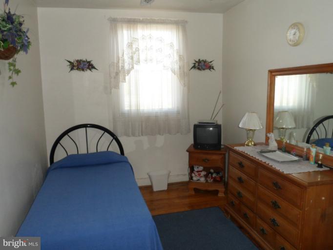 6939 Fieldcrest Road Baltimore, MD 21215 - Photo 12 of 18 Bedroom