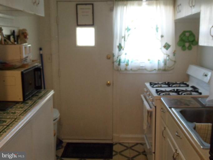 6939 Fieldcrest Road Baltimore, MD 21215 - Photo 8 of 18 Kitchen