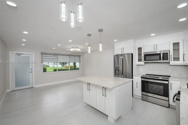 $159,900 | 102 Upminster Crescent, Unit E 102, Deerfield Beach, FL 33442