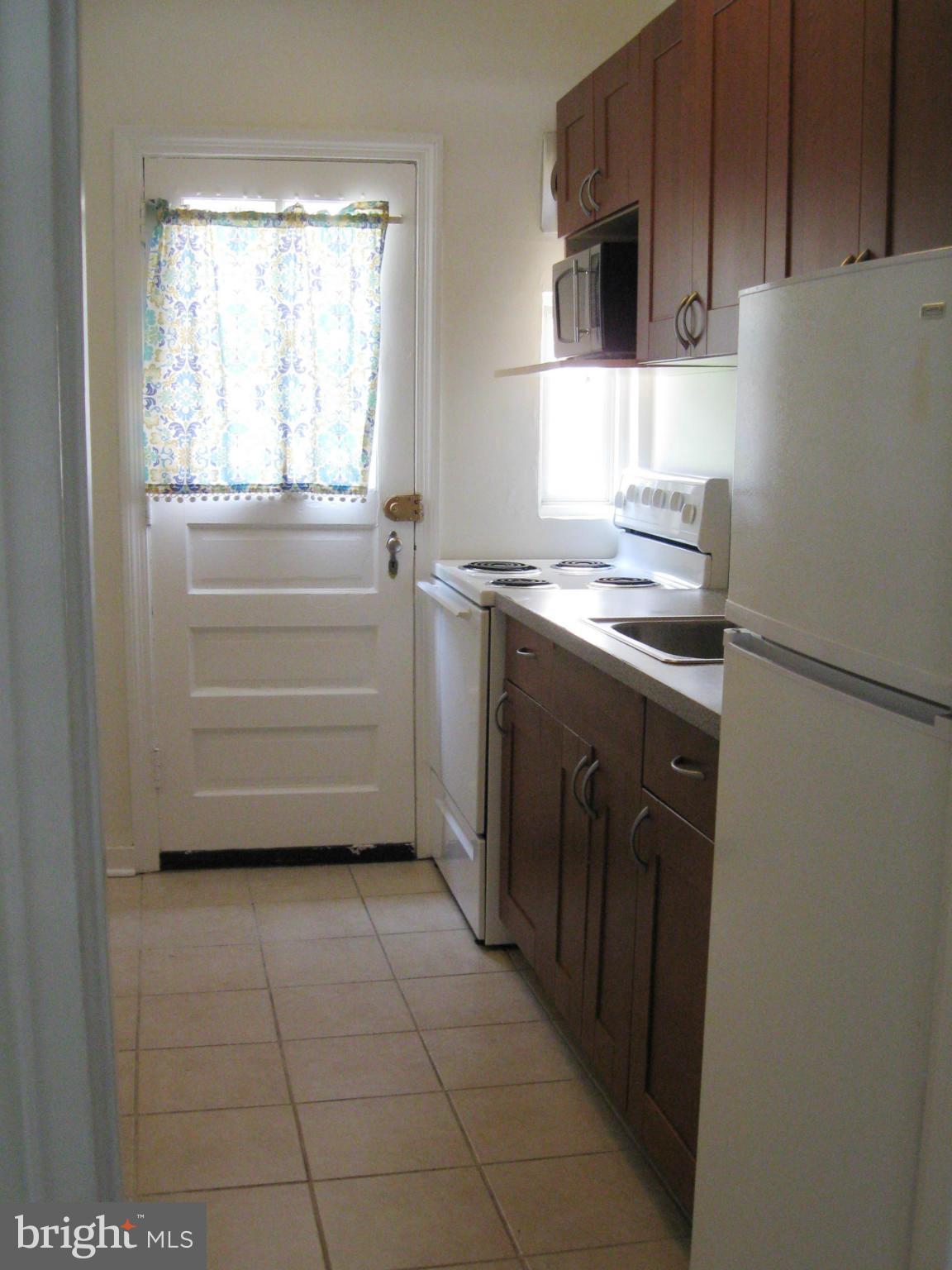 207 Glebe Road East, Unit A Alexandria, VA 22305 - Photo 4 of 10 Kitchen