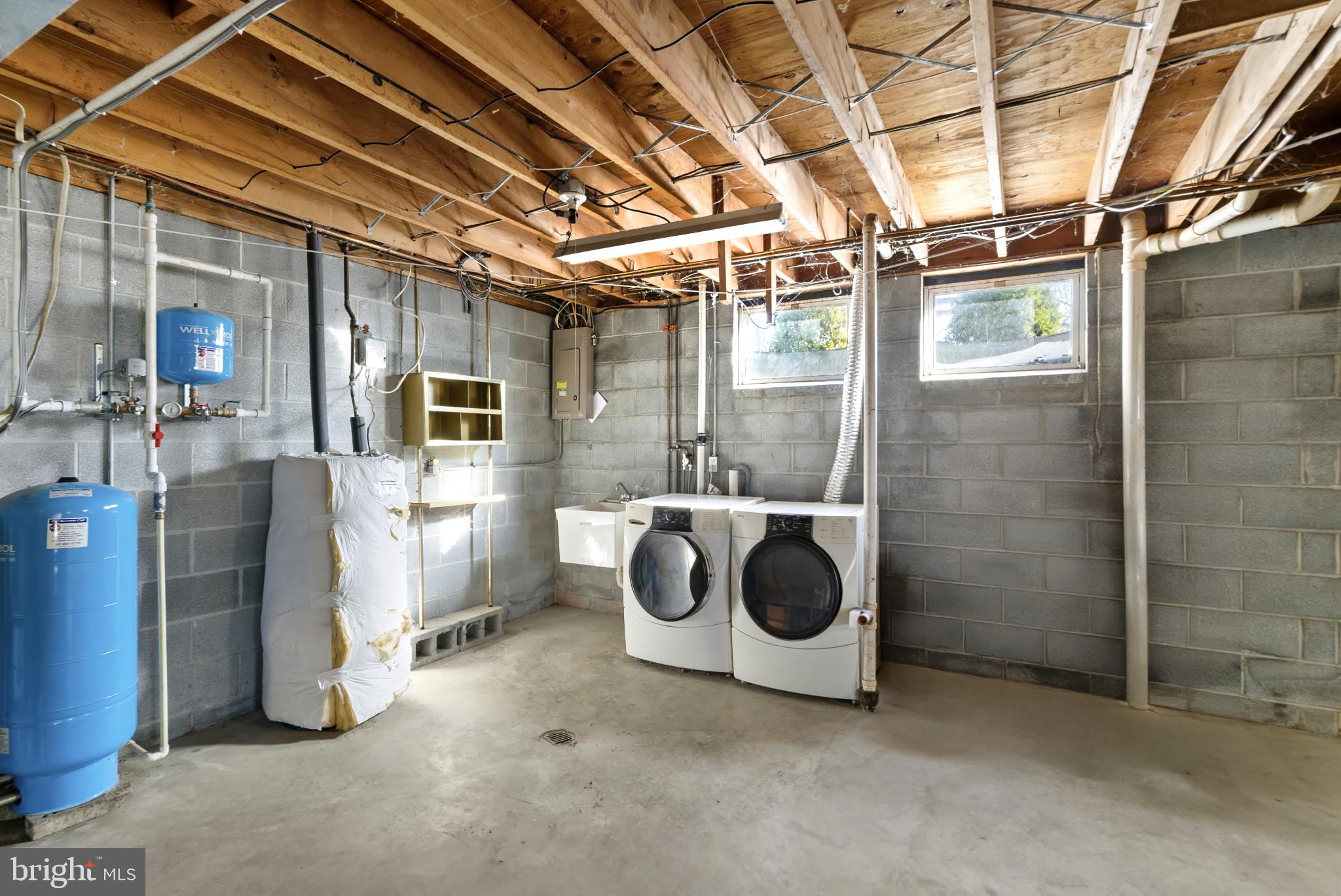 7823 Timmons Road Mount Airy, MD 21771 - Photo 33 of 38 a utility room with dryer and washer