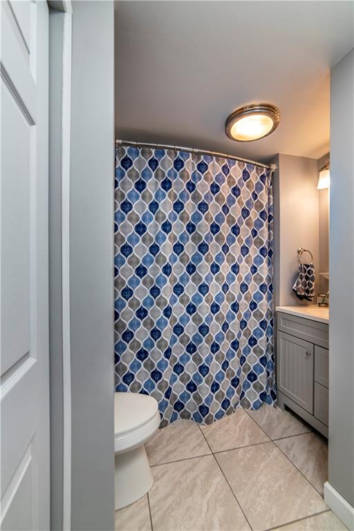 545 Benjamin Street Tarentum, PA 15084 - Photo 12 of 17 Bathroom on the main level