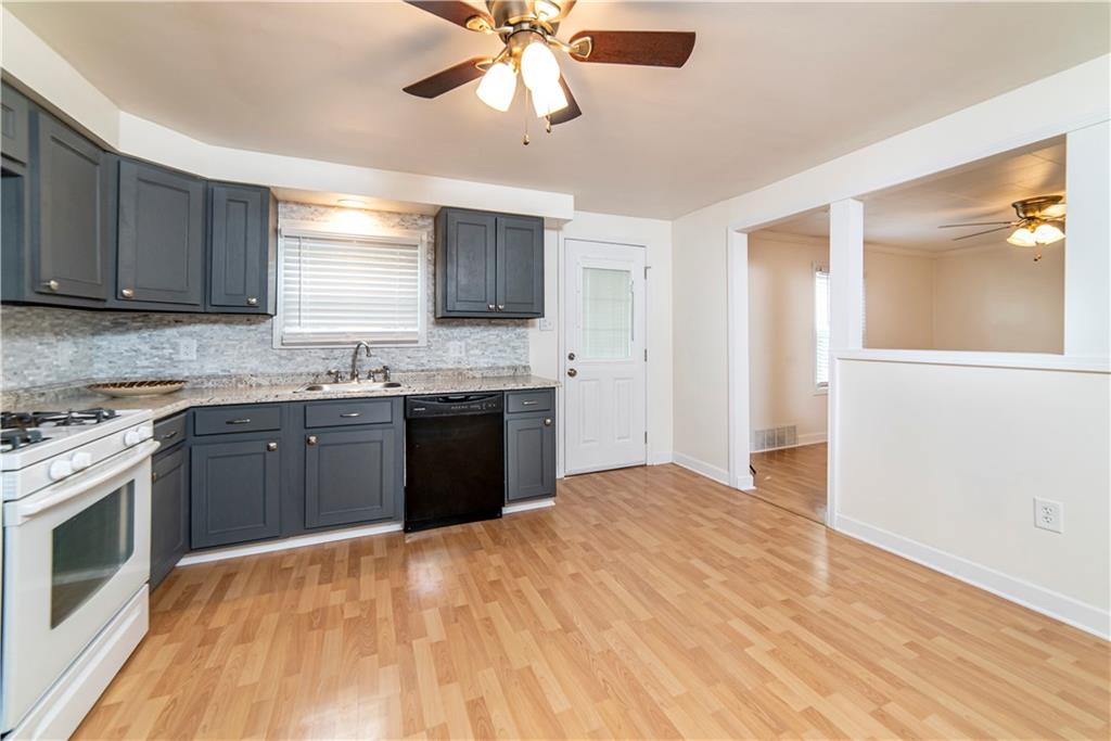 545 Benjamin Street Tarentum, PA 15084 - Photo 5 of 17 Kitchen with a view into the dining room