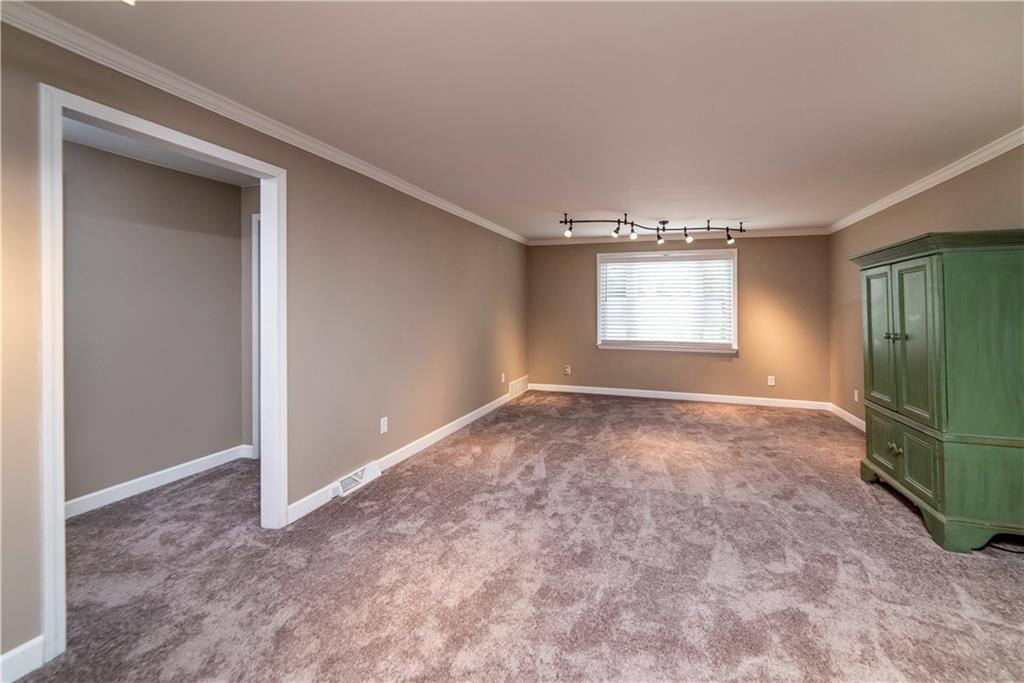 545 Benjamin Street Tarentum, PA 15084 - Photo 7 of 17 Living area on Main Level