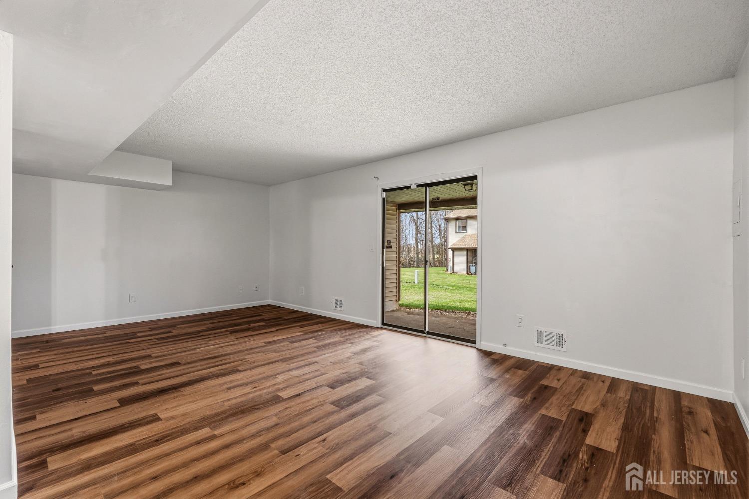 8401 Hana Road Edison, NJ 08817 - Photo 15 of 45