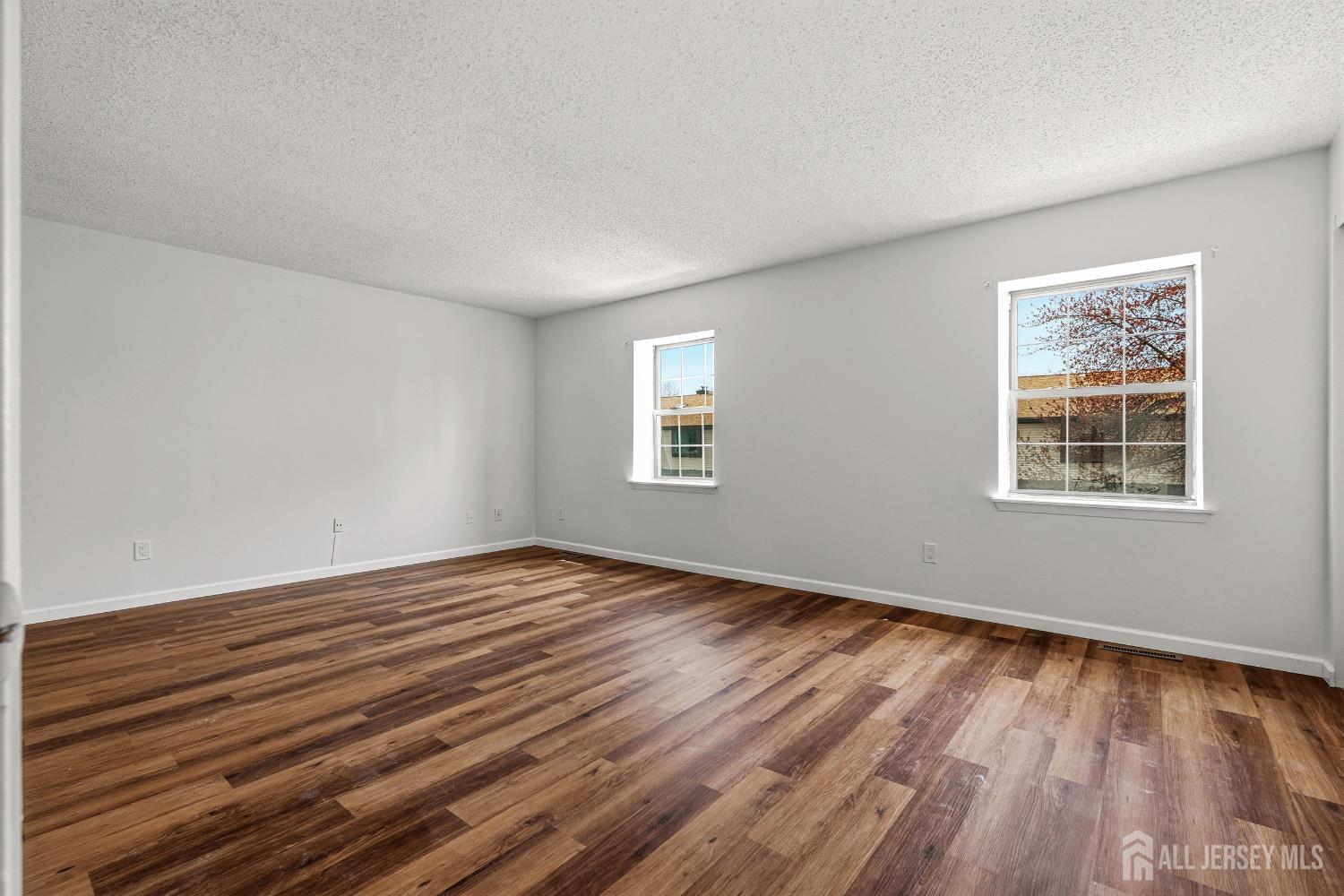 8401 Hana Road Edison, NJ 08817 - Photo 26 of 45