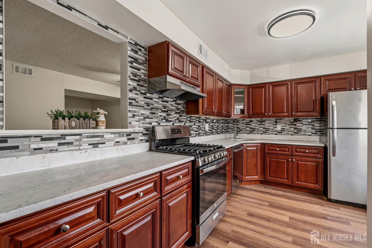 8401 Hana Road Edison, NJ 08817 - Photo 4 of 45