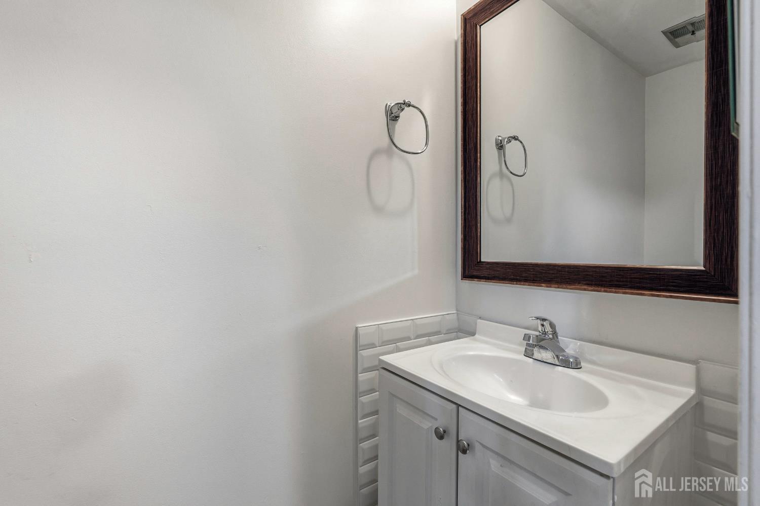 8401 Hana Road Edison, NJ 08817 - Photo 7 of 45