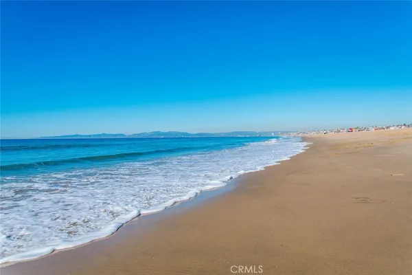 $716,000 | 1720 Ardmore Avenue, Unit 212, Hermosa Beach, CA 90254