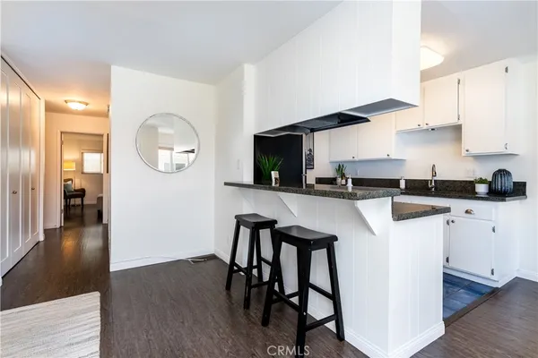 $716,000 | 1720 Ardmore Avenue, Unit 212, Hermosa Beach, CA 90254