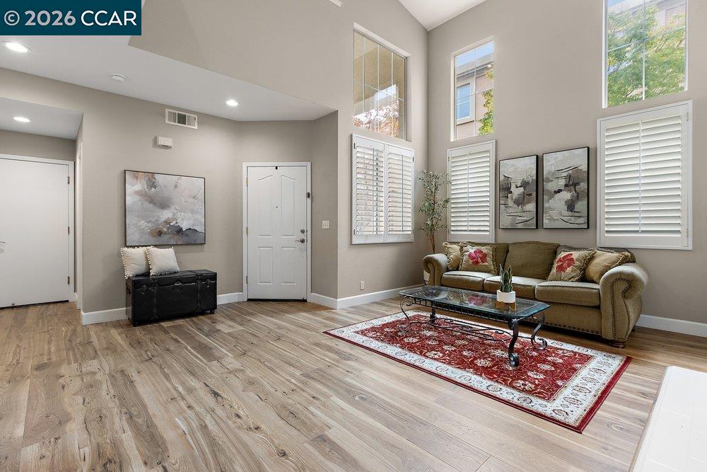 215 Azalea Lane San Ramon, CA 94582 - Photo 4 of 37