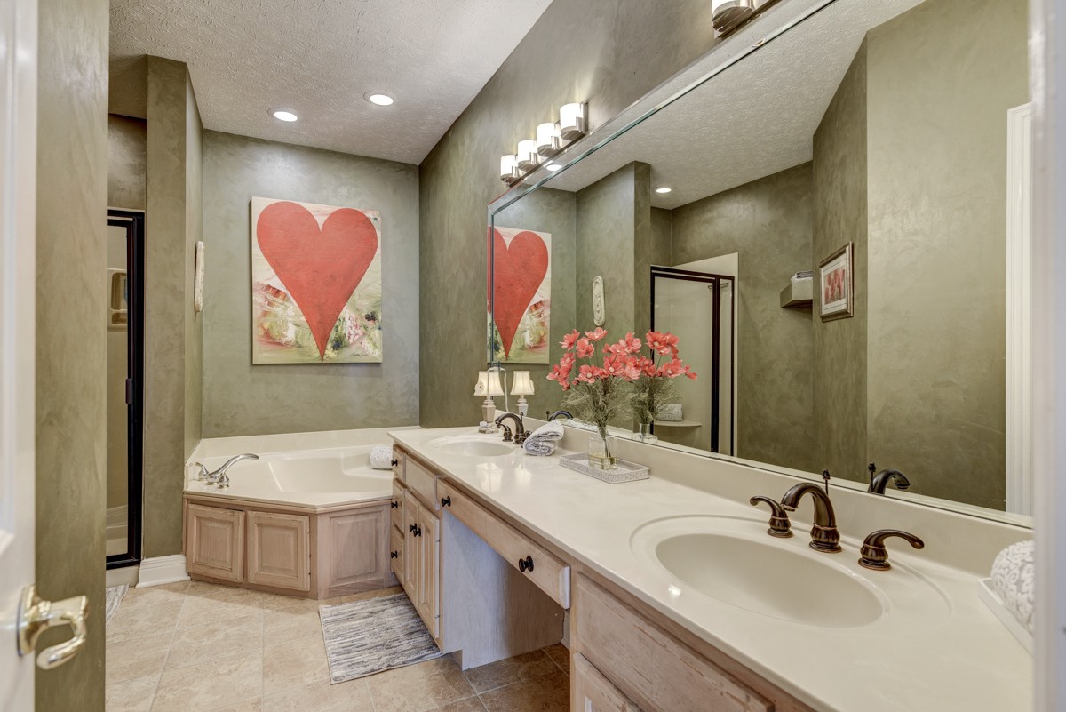 4659 Cairo Bend Road Lebanon, TN 37087 - Photo 22 of 45 a spacious bathroom with a sink tub and shower