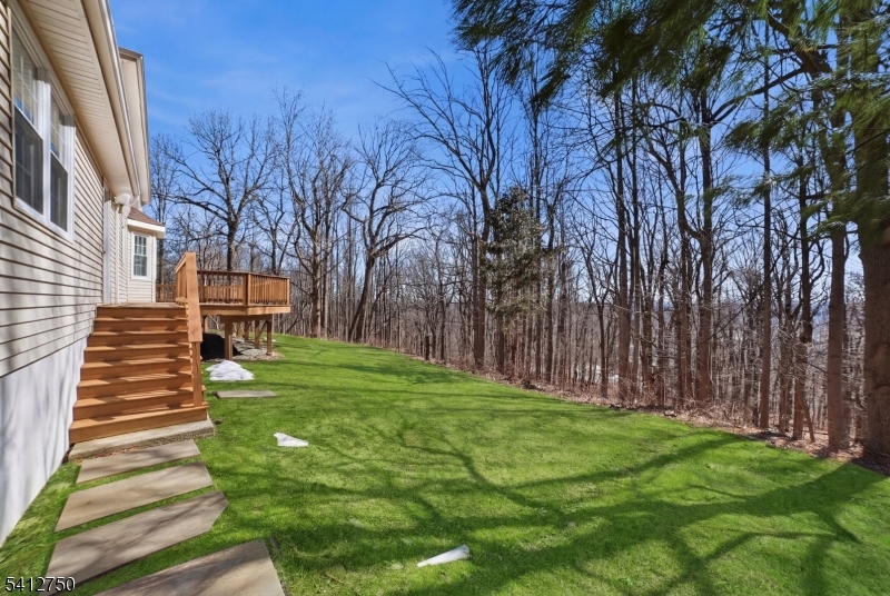 50 Pinewood Crescent Berkeley Heights, NJ 07922 - Photo 38 of 41