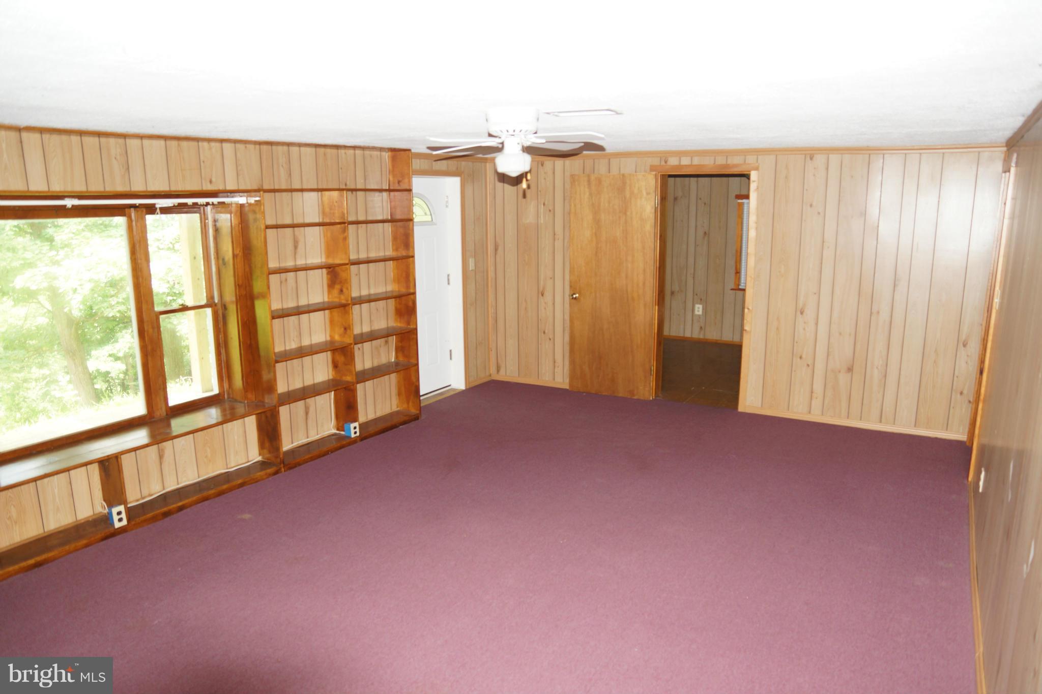 2185 Blue Mountain Road Front Royal, VA 22630 - Photo 22 of 30 Family Room