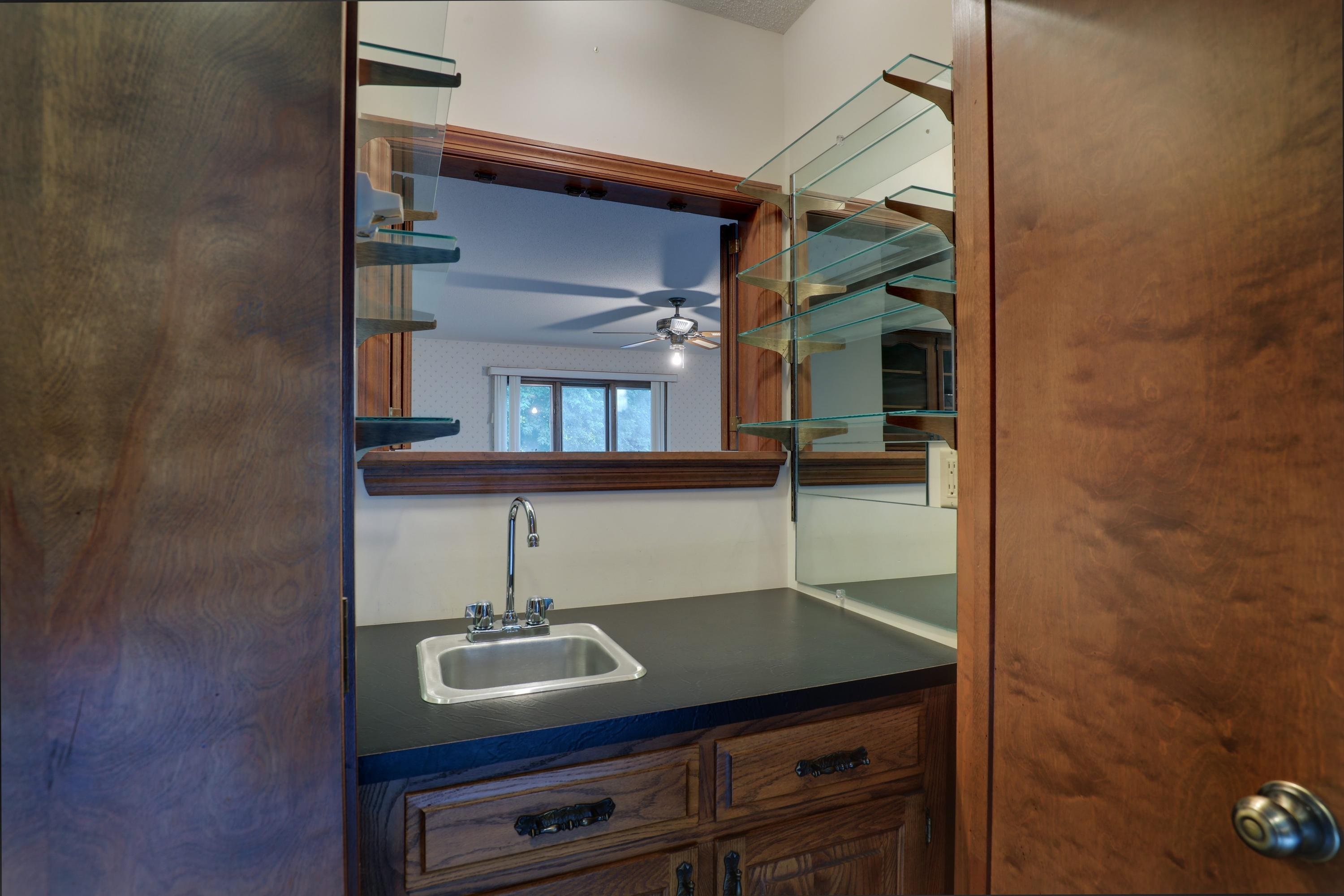 419 Spring Lake Drive Quincy, IL 62305 - Photo 11 of 39