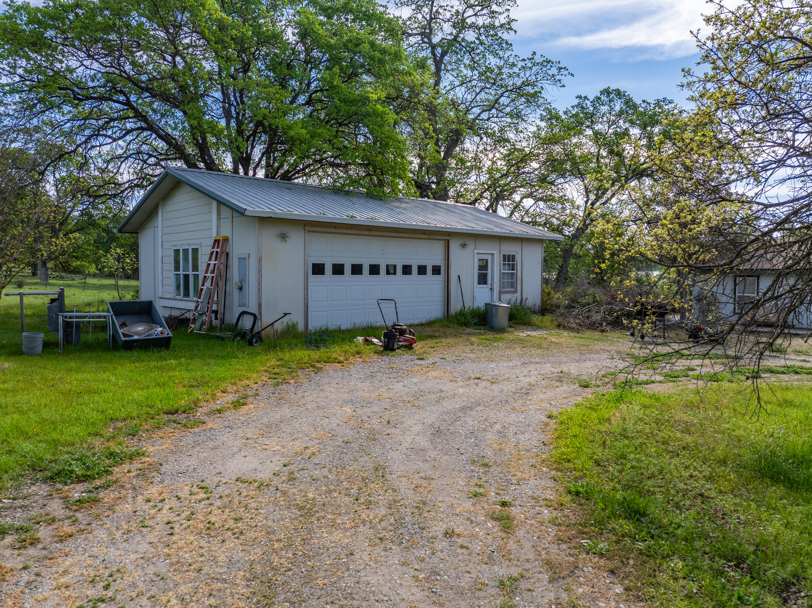 22080 Forbes Way Red Bluff, CA 96080 - Photo 23 of 42 a house view with a garden space