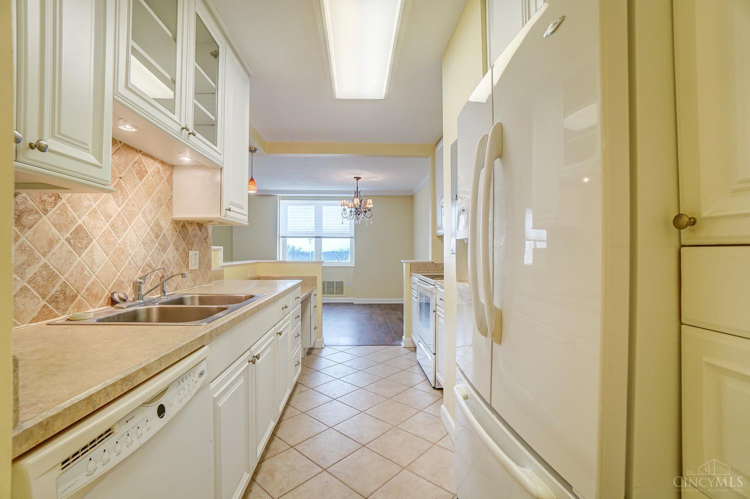 2444 Madison Road, Unit 202B Cincinnati, OH 45208 - Photo 17 of 34