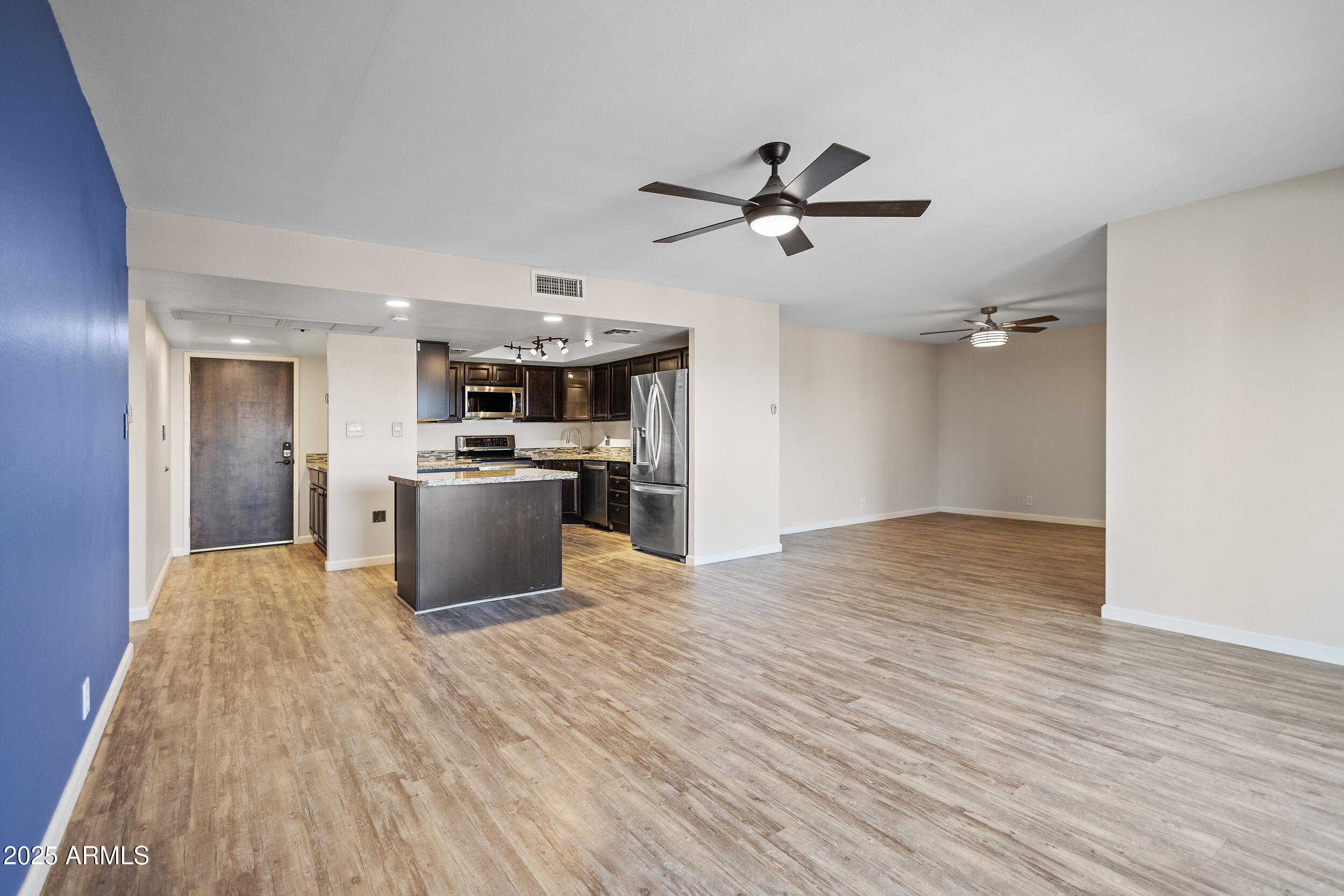 7920 East Camelback Road, Unit 601 Scottsdale, AZ 85251 - Photo 10 of 35 Living Room