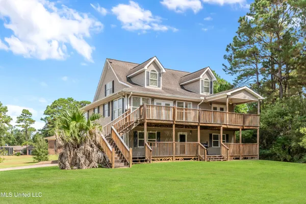 $325,000 | 1405 Rue Versailles, Gautier, MS 39553