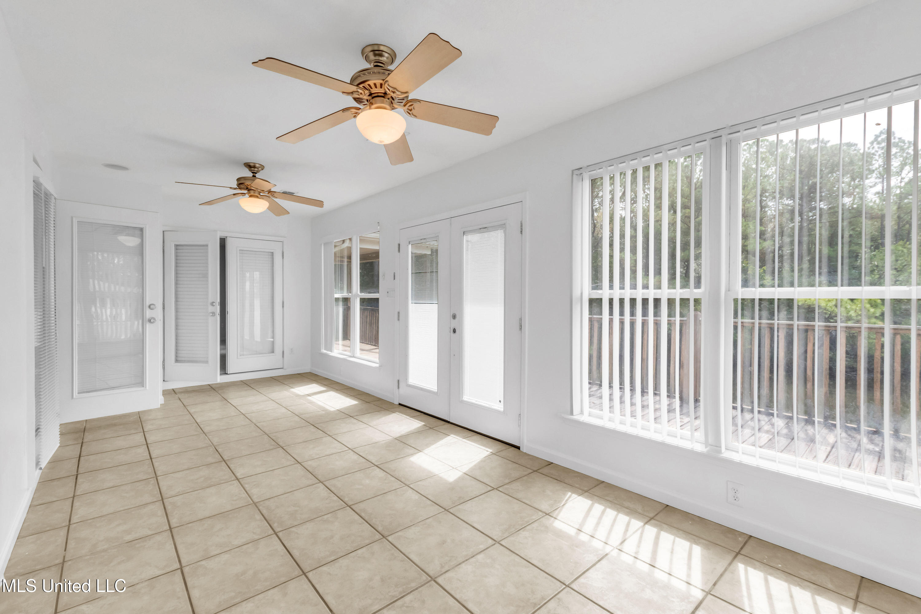 1405 Rue Versailles Gautier, MS 39553 - Photo 13 of 46 Bradshaw 190