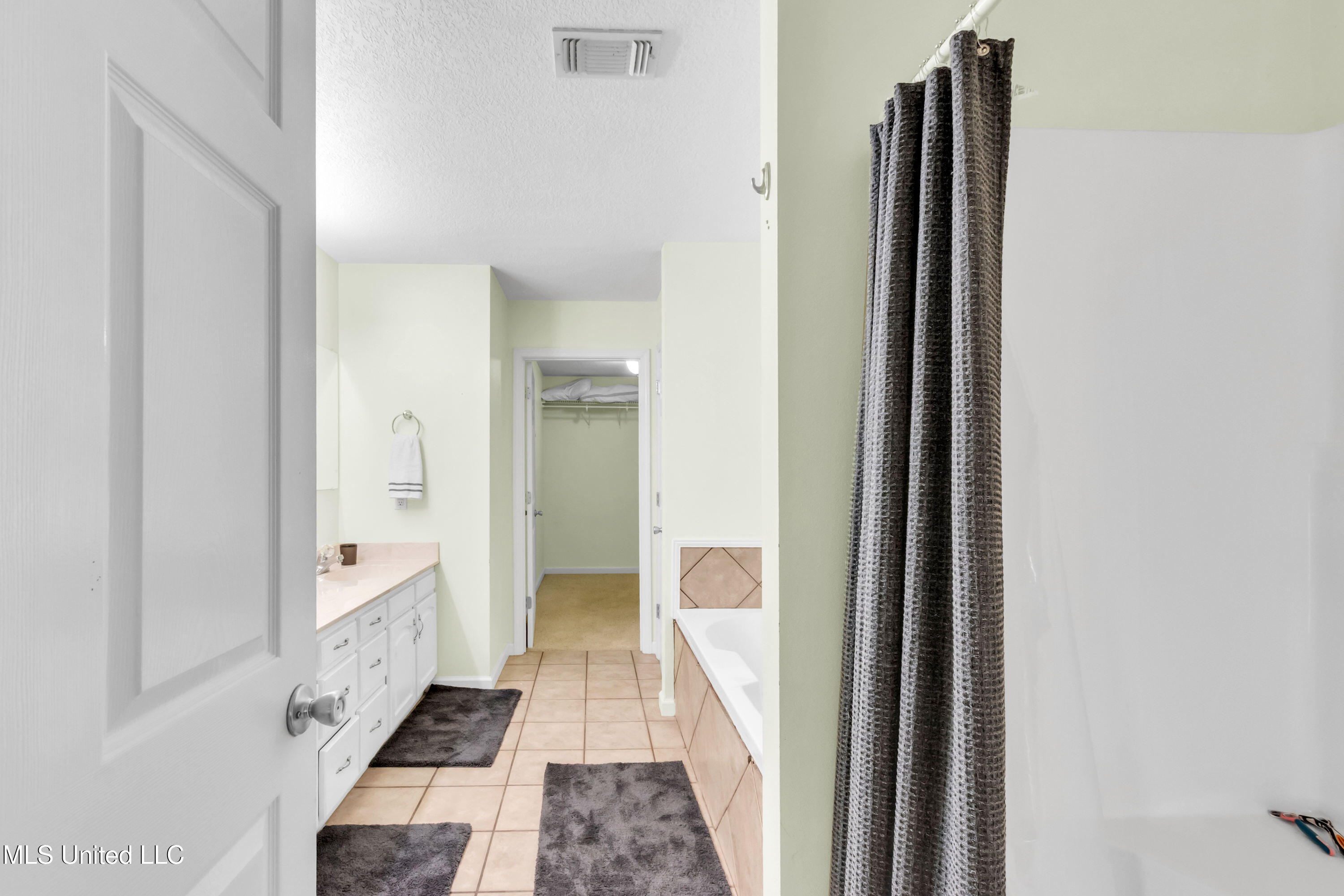 1405 Rue Versailles Gautier, MS 39553 - Photo 18 of 46 Bradshaw 211