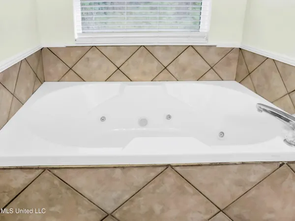 $323,000 | 1405 Rue Versailles, Gautier, MS 39553