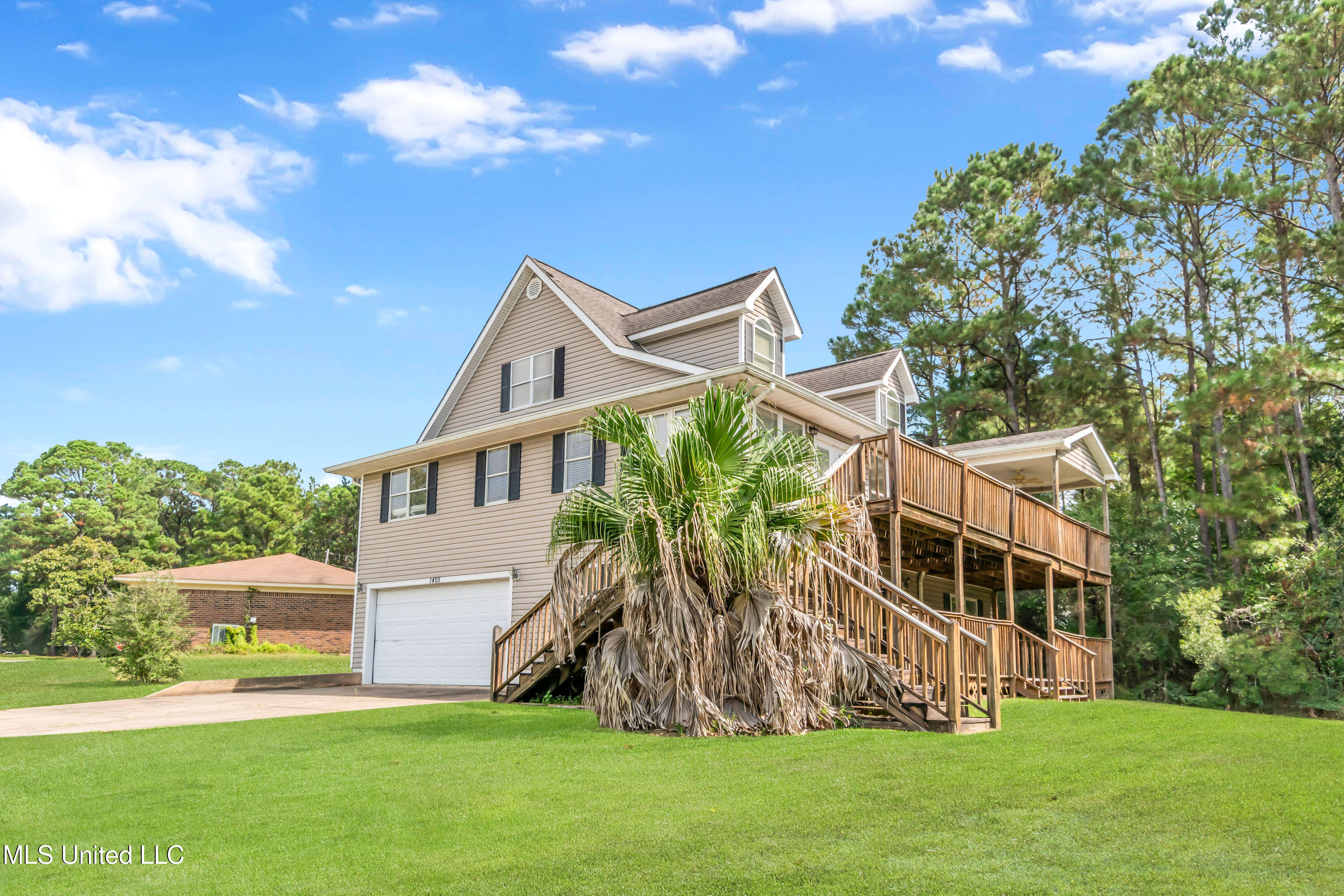 1405 Rue Versailles Gautier, MS 39553 - Photo 2 of 46 Bradshaw 19