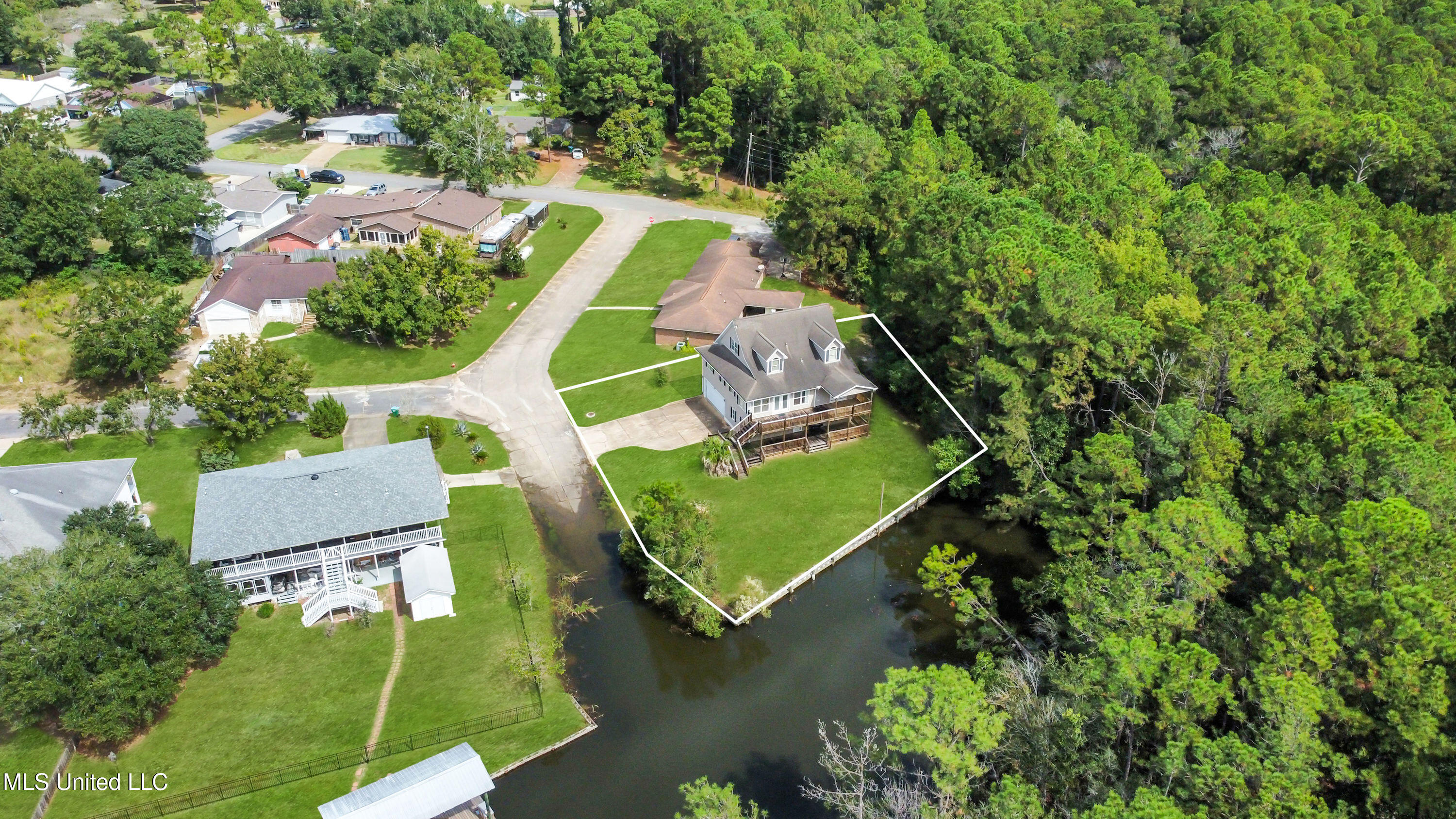 1405 Rue Versailles Gautier, MS 39553 - Photo 5 of 46 Bradshaw (drone) 5