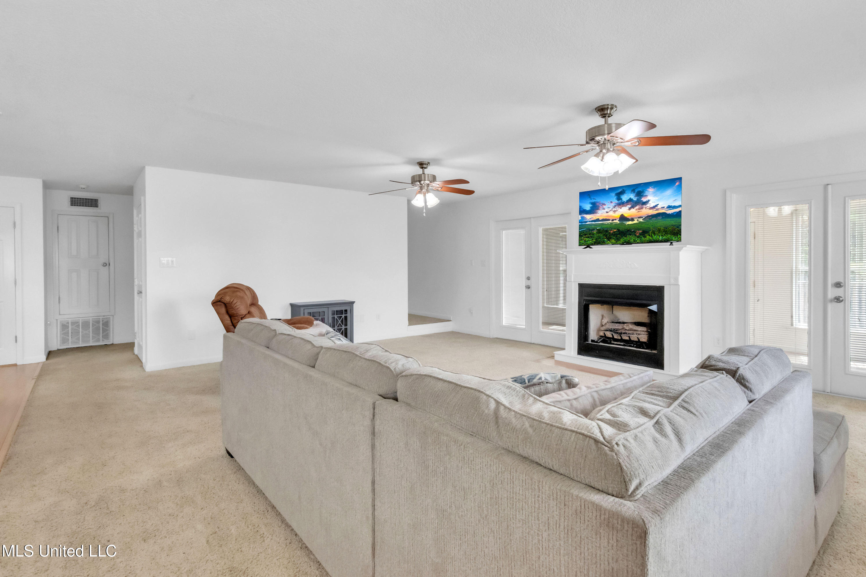 1405 Rue Versailles Gautier, MS 39553 - Photo 7 of 46 Bradshaw 265