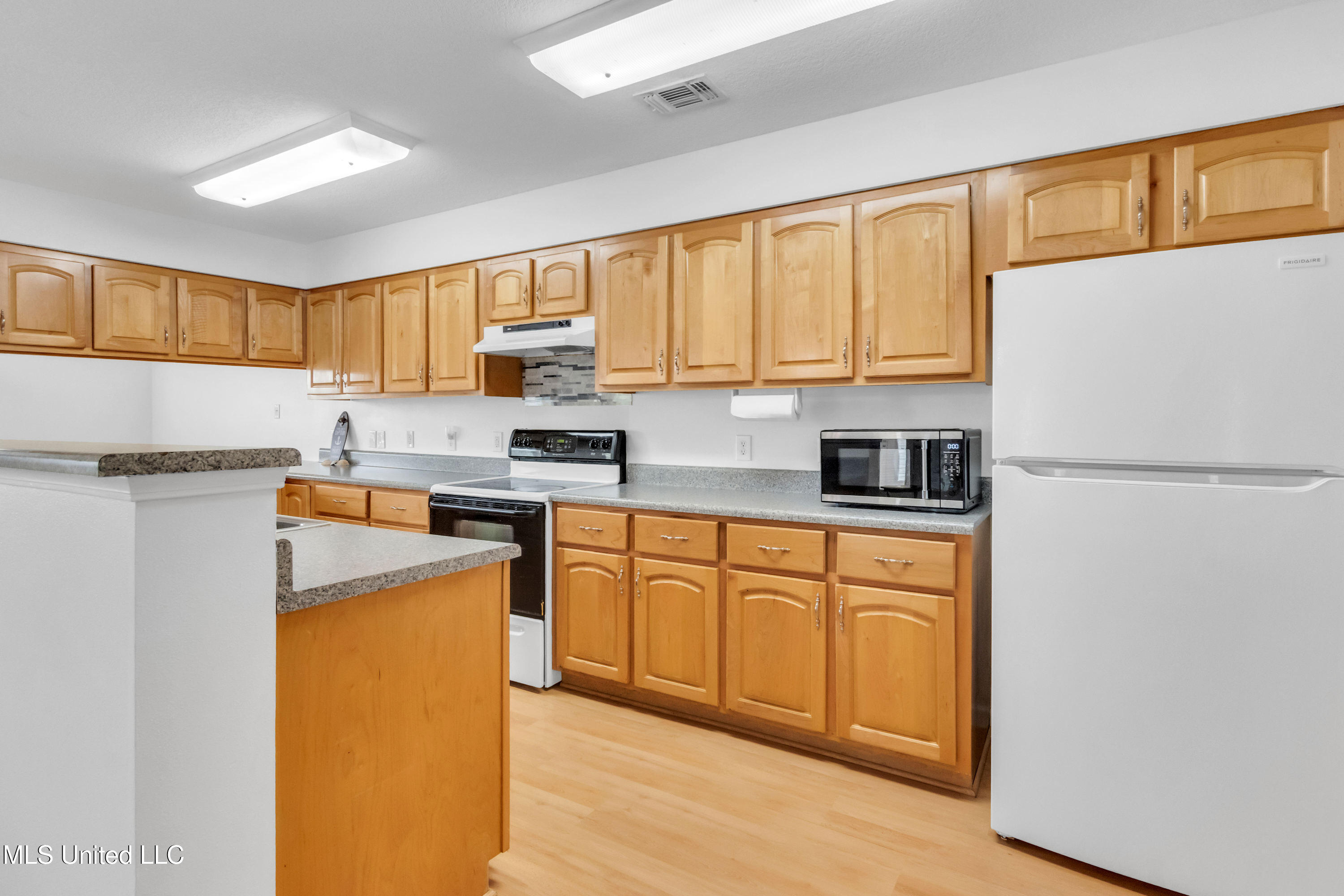 1405 Rue Versailles Gautier, MS 39553 - Photo 10 of 46 Bradshaw 274