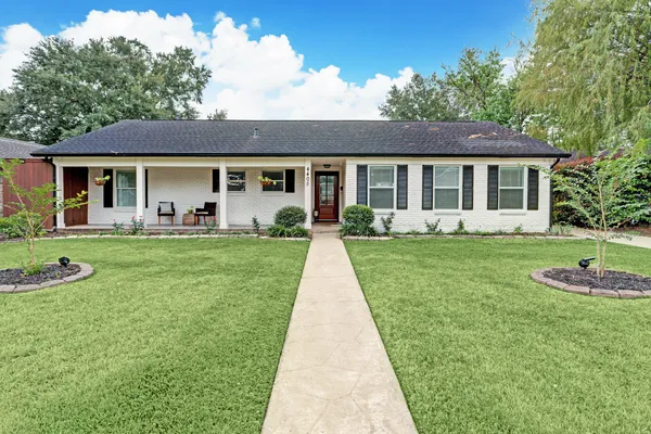 $439,900 | 4405 Tonawanda Drive, Houston, TX 77035