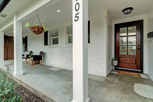 $439,900 | 4405 Tonawanda Drive, Houston, TX 77035