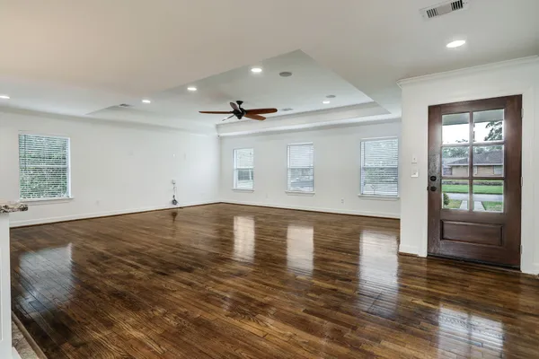$439,900 | 4405 Tonawanda Drive, Houston, TX 77035