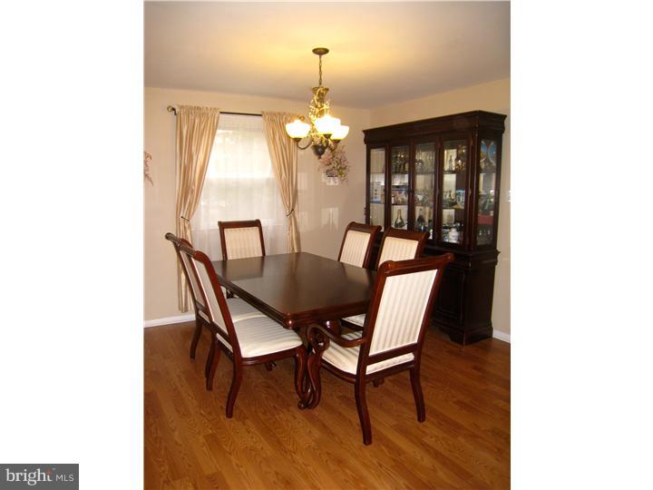 136 Kipling Road Cherry Hill, NJ 08003 - Photo 6 of 25 Dining Room