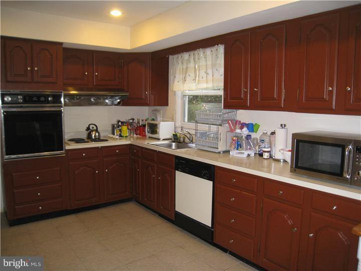 136 Kipling Road Cherry Hill, NJ 08003 - Photo 7 of 25 Kitchen