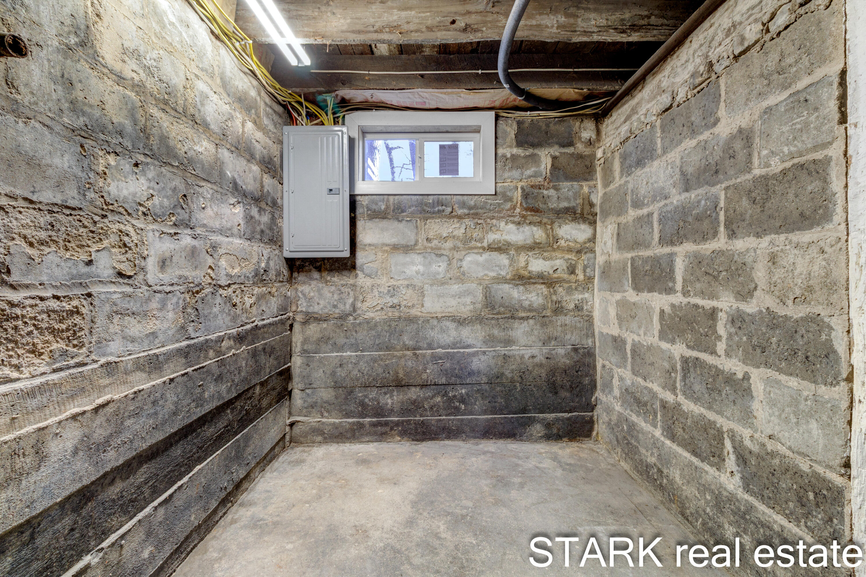 2590 Holton Road Muskegon, MI 49445 - Photo 35 of 50 Rob Stark - 2590 Holton Road-35