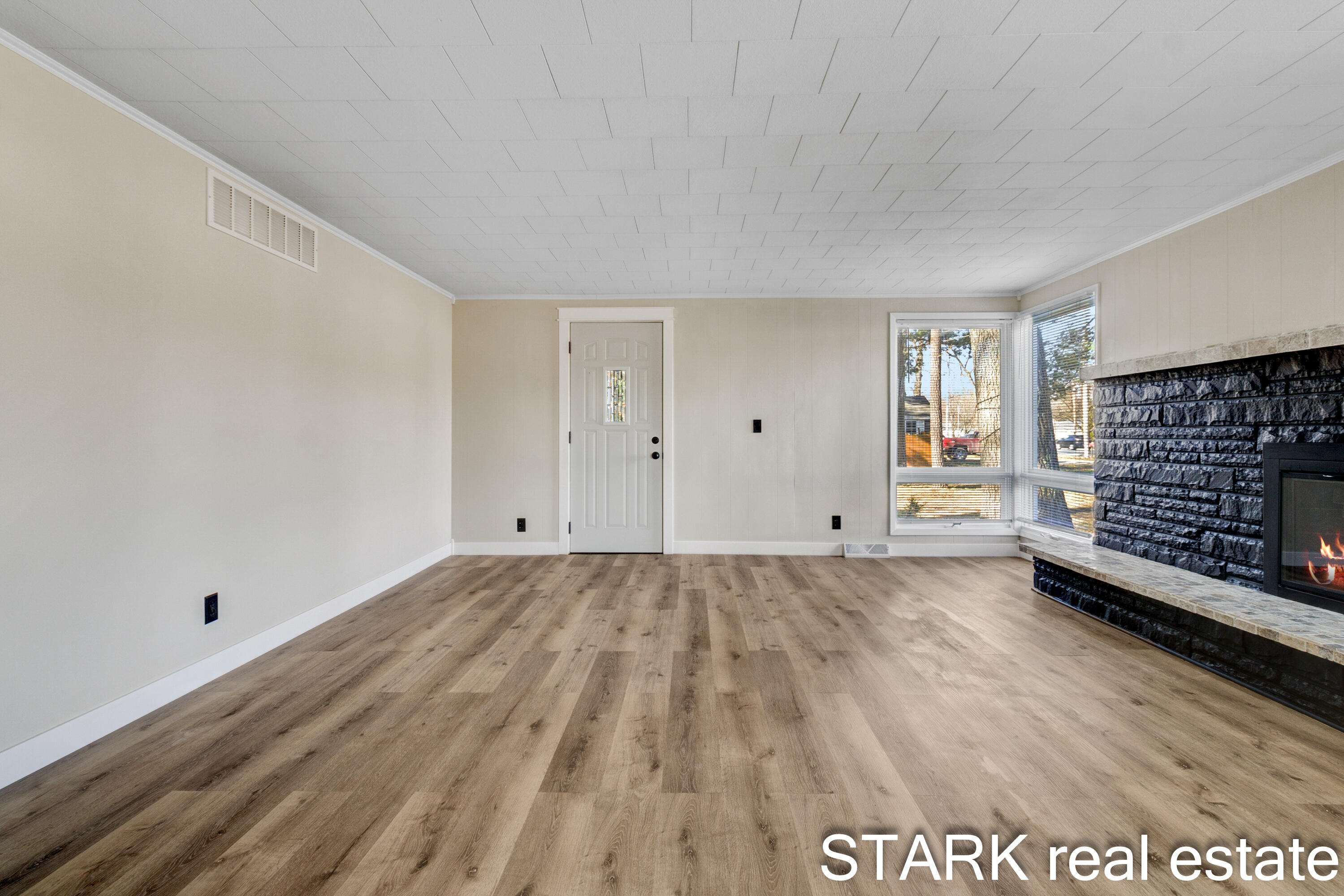 2590 Holton Road Muskegon, MI 49445 - Photo 9 of 50 Rob Stark - 2590 Holton Road-9