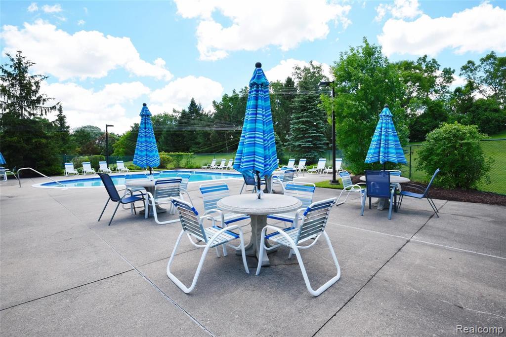 2259 Crystal Drive, Unit 32 Rochester Hills, MI 48309 - Photo 36 of 37